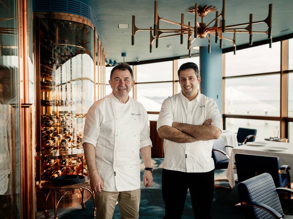 O Chef e o Chef Executivo do Restaurante Fifty Seconds Martin Berasetegui e Filipe Carvalho